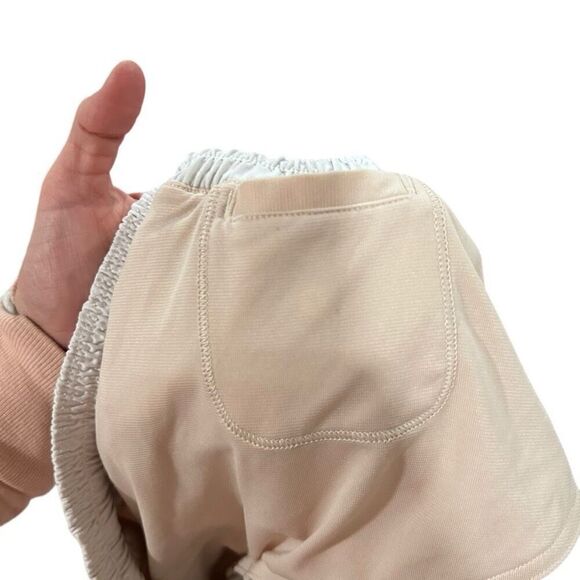 Lululemon Hotty Hot Low Rise Drawstring Athletic Running Shorts White Size 8 - Picture 7 of 12